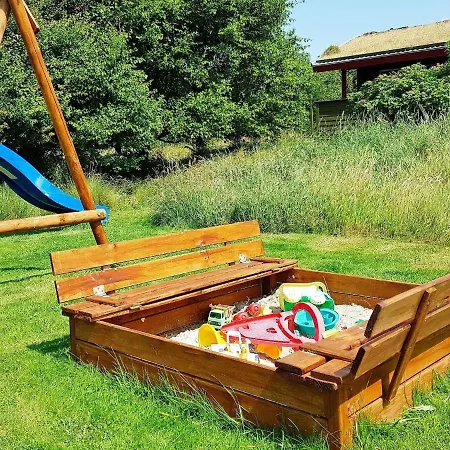 6 Person Holiday In R M